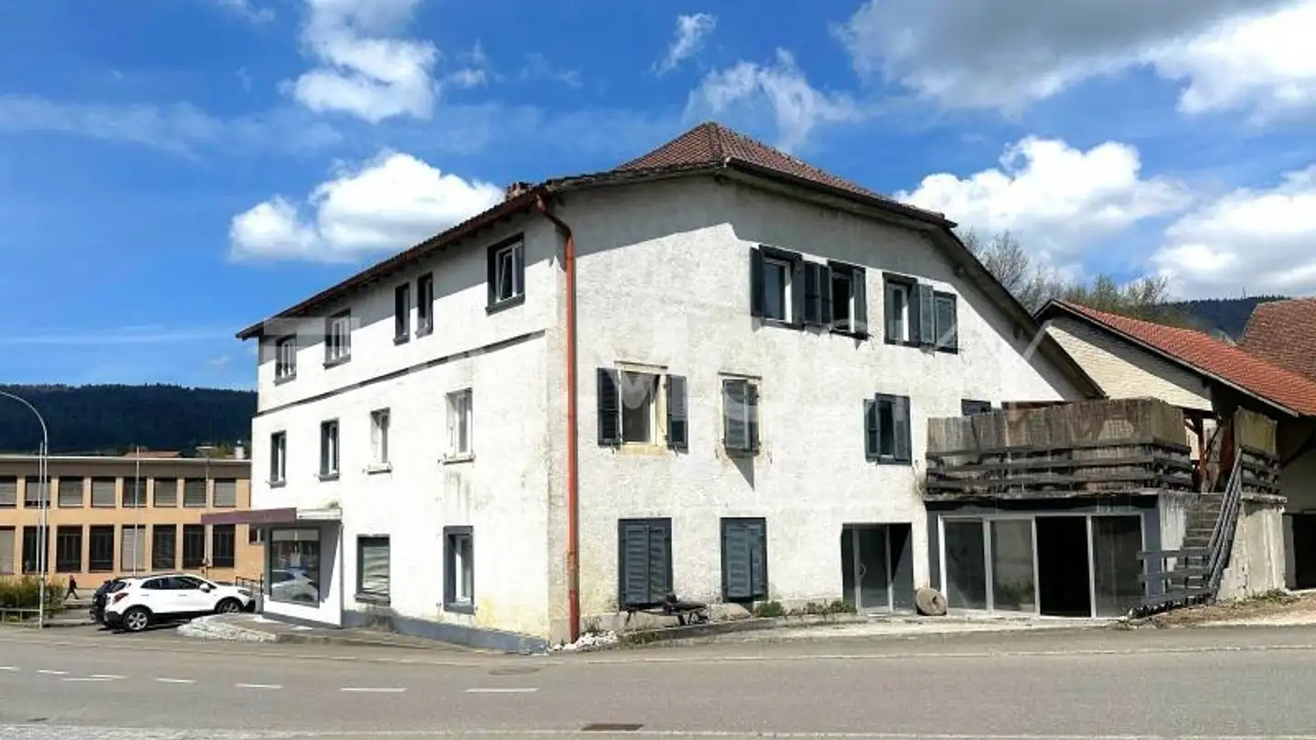 Mischgenutztes Gebäude kaufen - 2732 Reconvilier