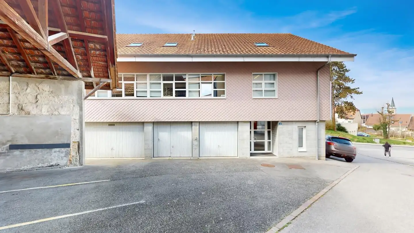 Mixed-use building for sale - 1530 Payerne