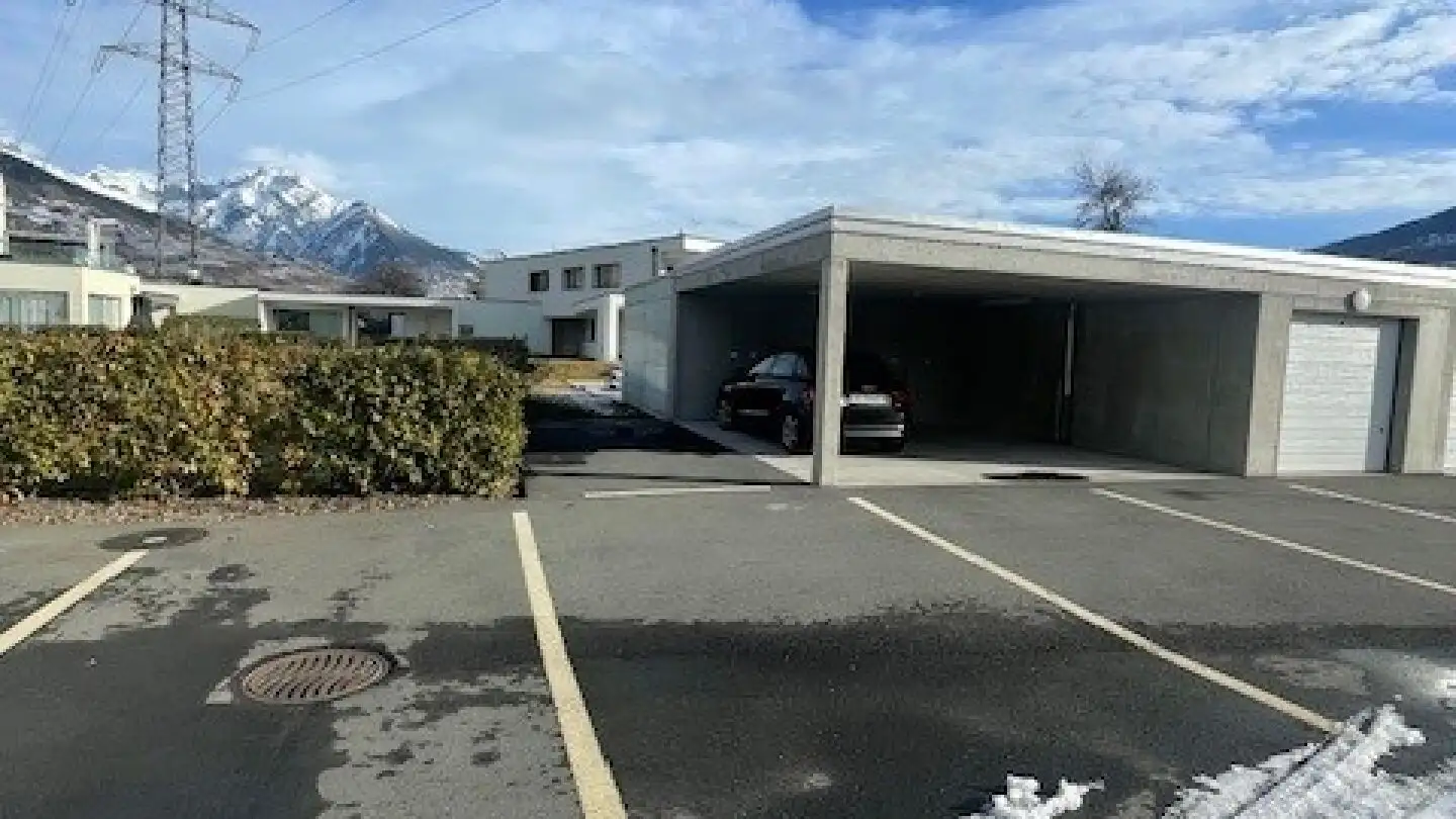 Outdoor parking space for rent - Chemin Du Milieu, 1957 Ardon