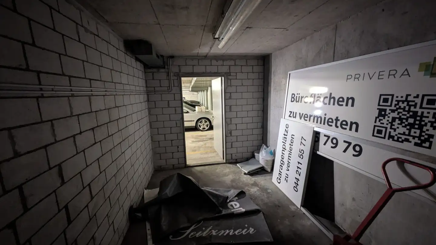 Storage space for rent - Im Schossacher, 8600 Dübendorf