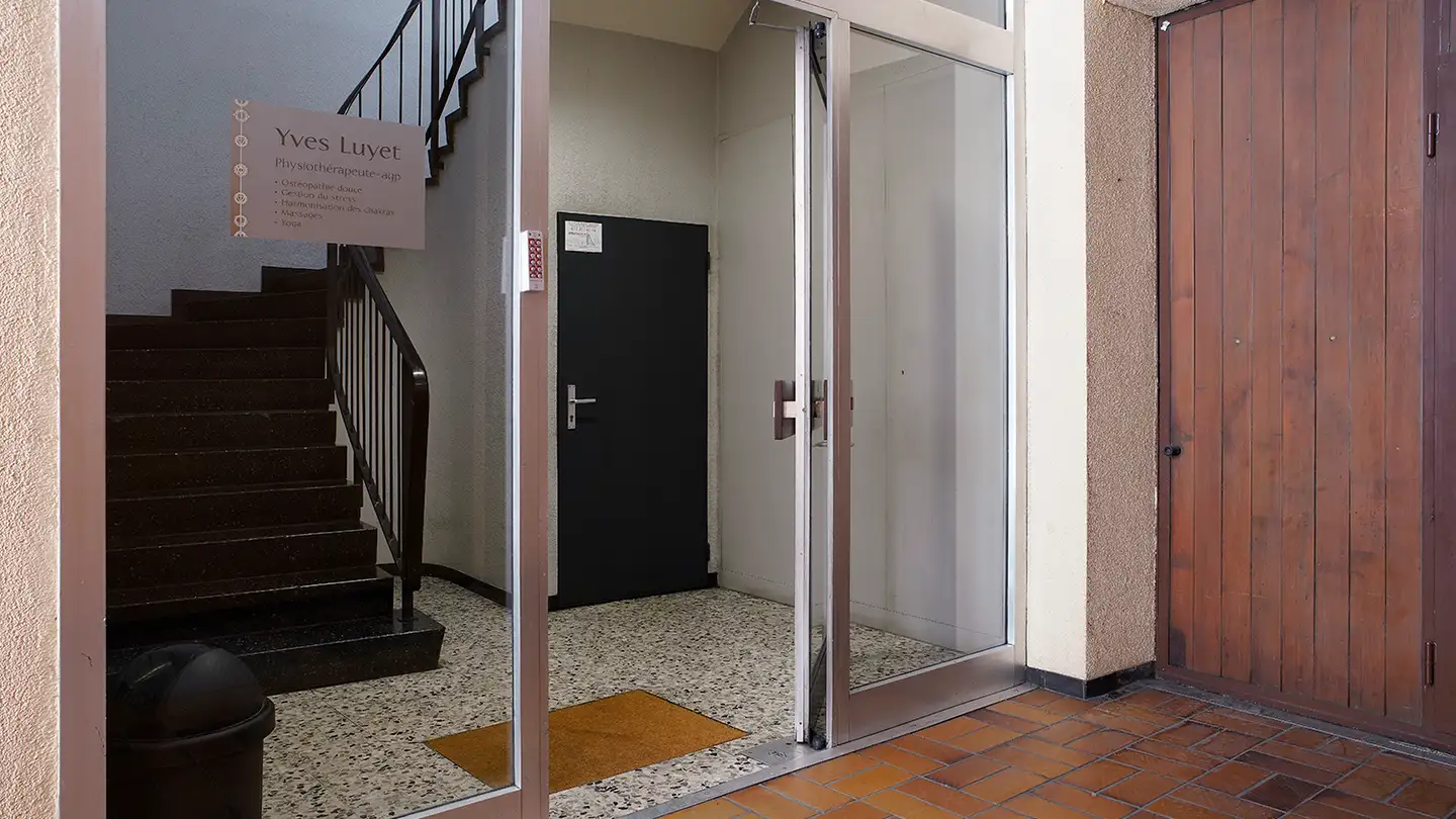 Tiefgaragenstellplatz mieten - Rue Des Pierres-Du-Niton 5, 1207 Genève - Foto 3