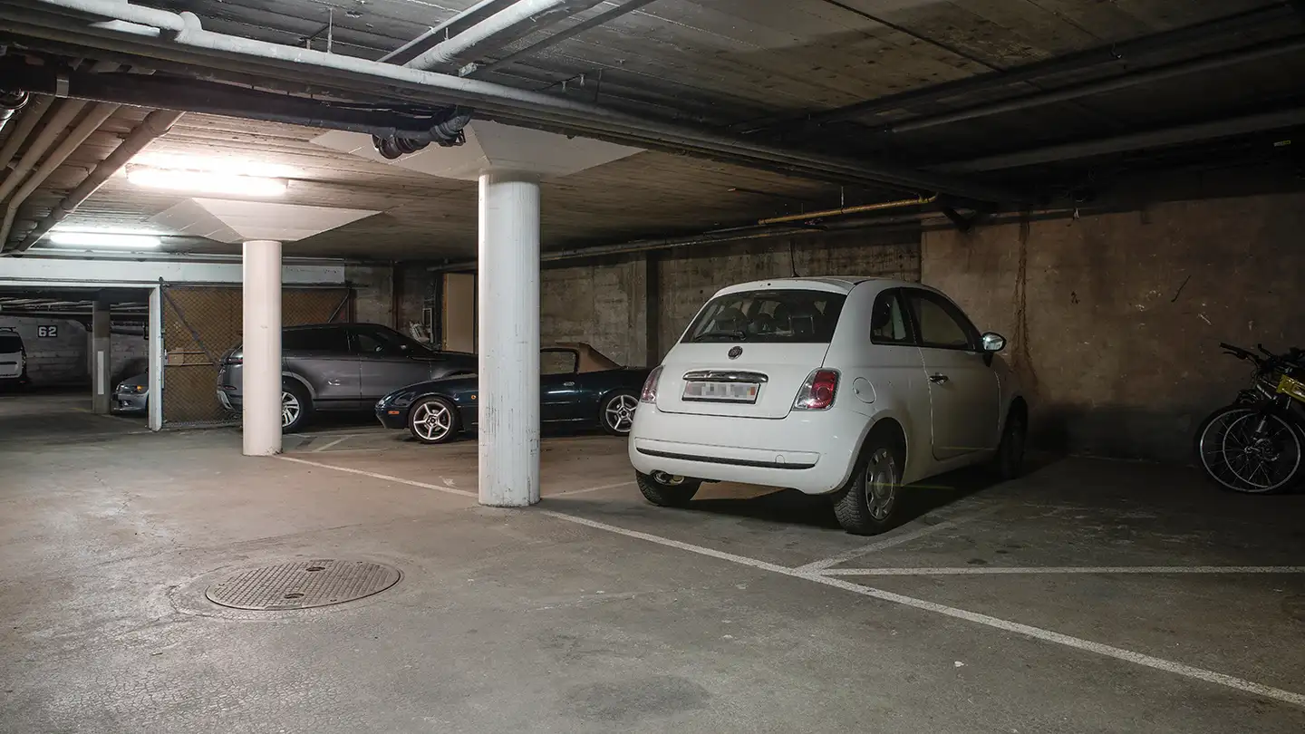 Tiefgaragenstellplatz mieten - Rue Des Pierres-Du-Niton 5, 1207 Genève - Foto 4