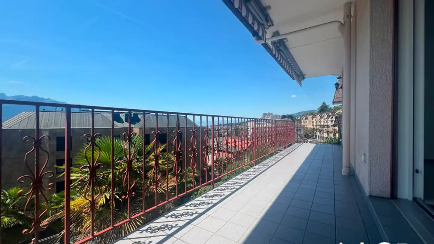 Residential building for sale - 1820 Montreux - Photo 2