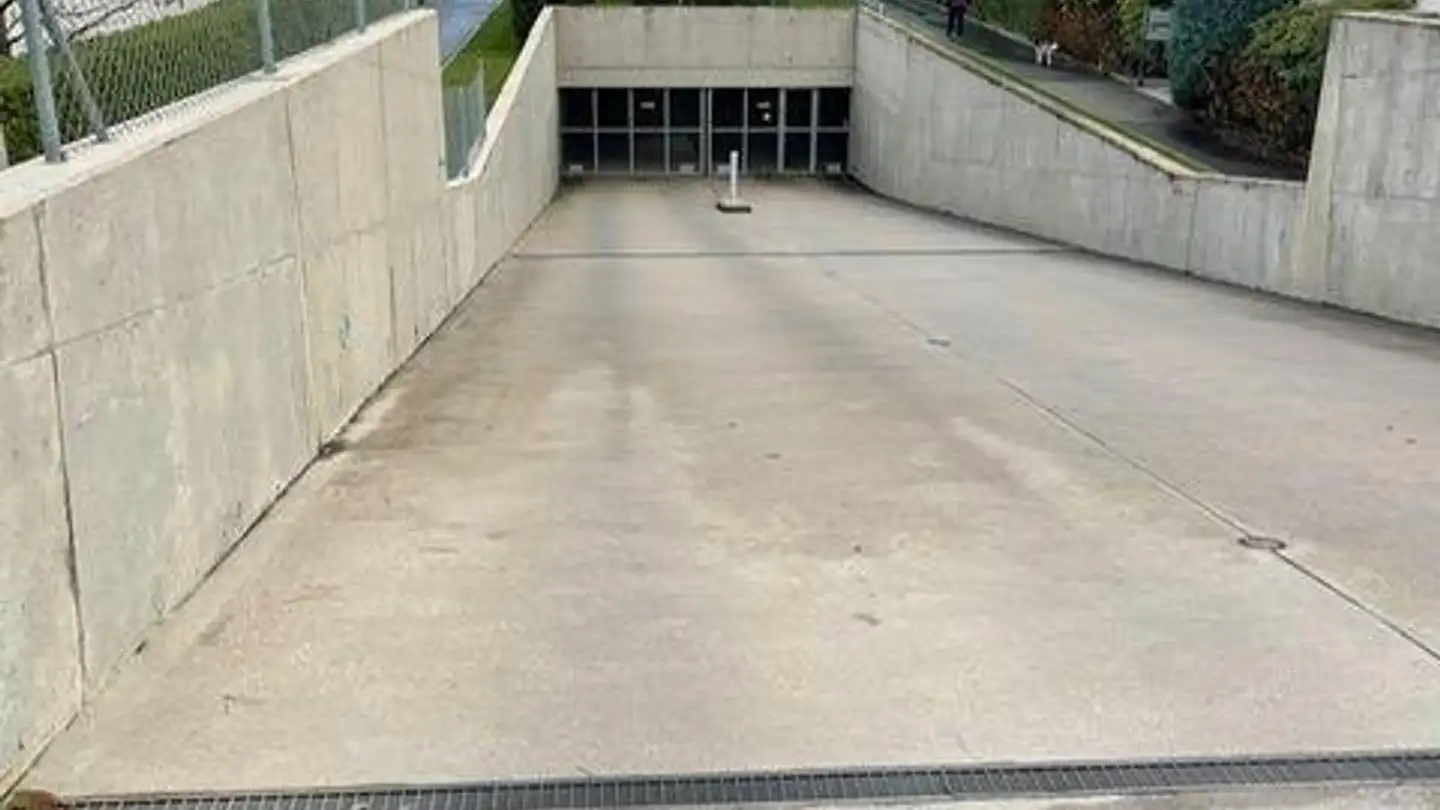 Überdachter Parkplatz mieten - Avenue De Beaulieu 26, 1180 Rolle - Foto 4