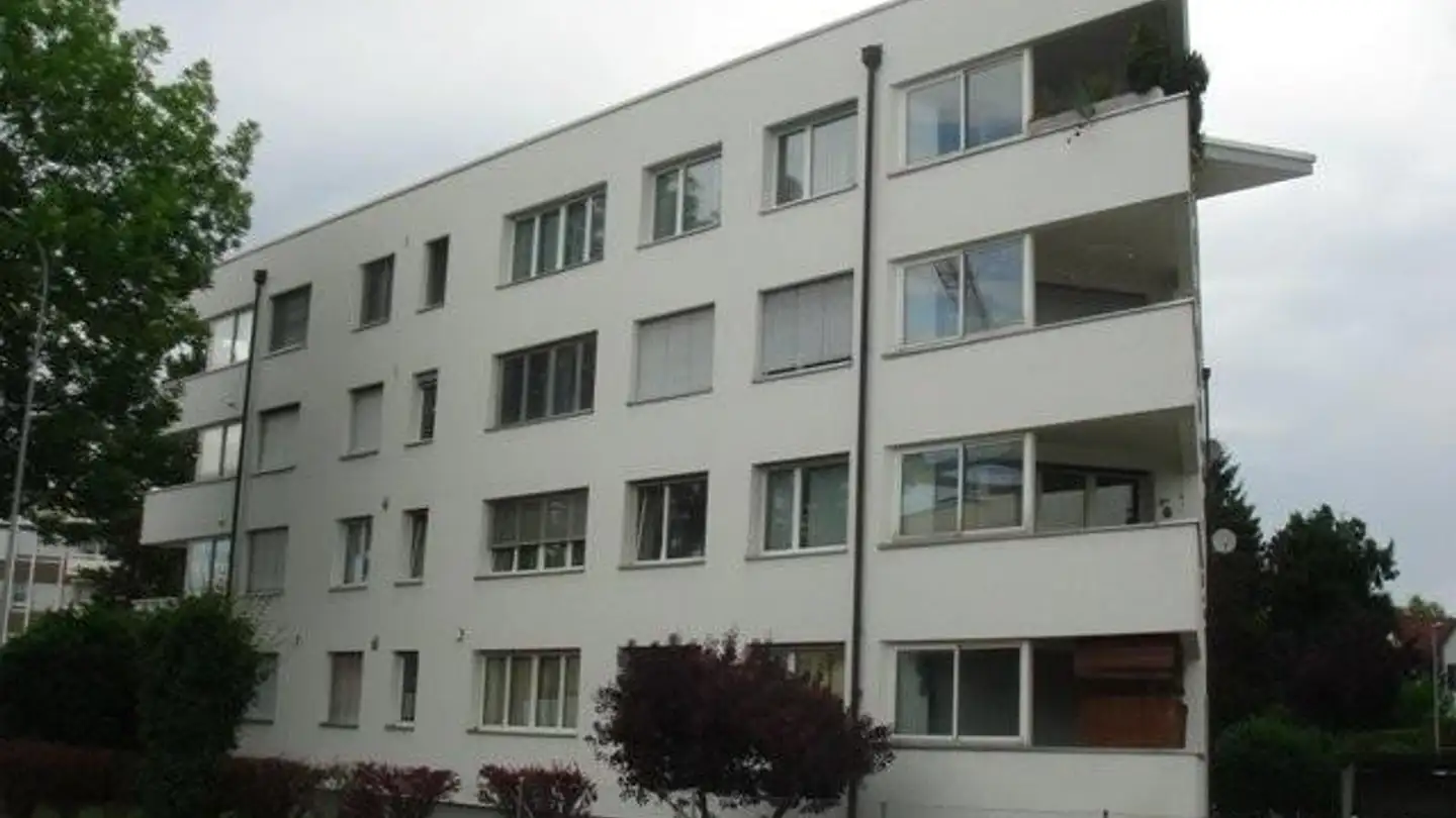 Place de parking extérieure à louer - Oskar Bider-Strasse 4, 8600 Dübendorf