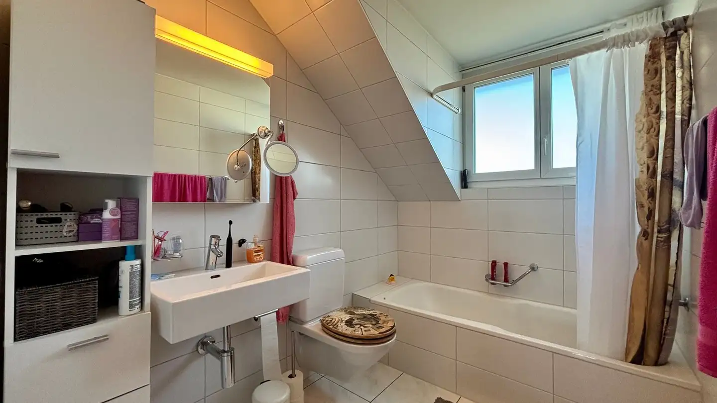 Attic flat for rent - Landshutstrasse 11, 3315 Bätterkinden - Photo 3