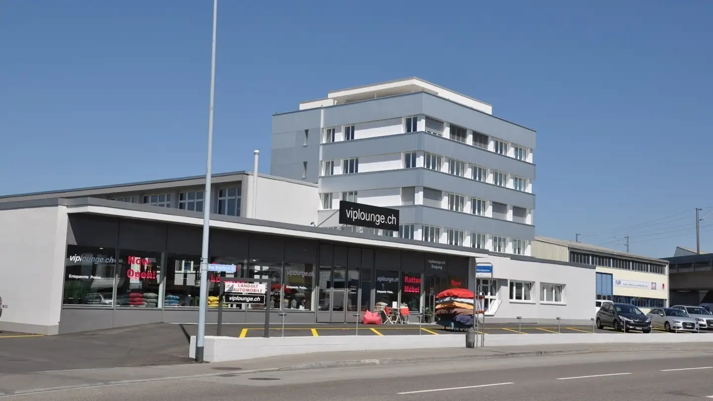 Commercial à louer - Neue Winterthurerstrasse 30a, 8305 Dietlikon