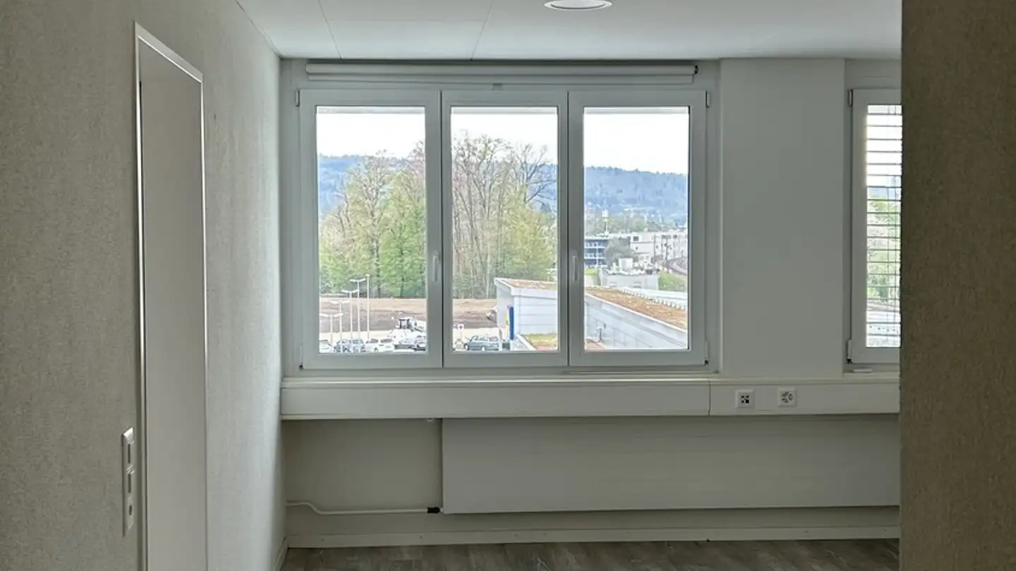 Commercial à louer - Neue Winterthurerstrasse 30a, 8305 Dietlikon - Photo 2
