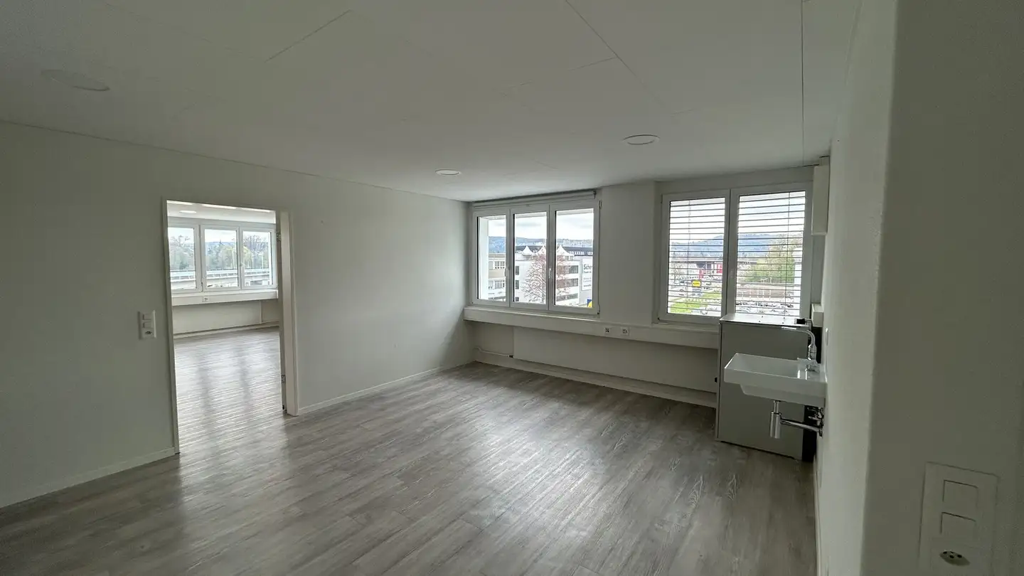 Commercial à louer - Neue Winterthurerstrasse 30a, 8305 Dietlikon - Photo 3