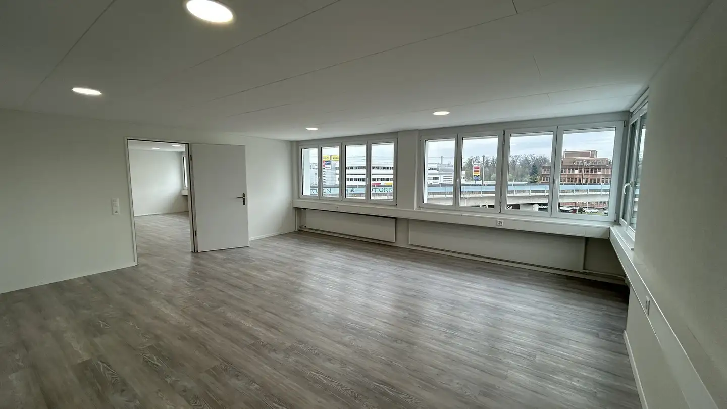 Commercial à louer - Neue Winterthurerstrasse 30a, 8305 Dietlikon - Photo 4