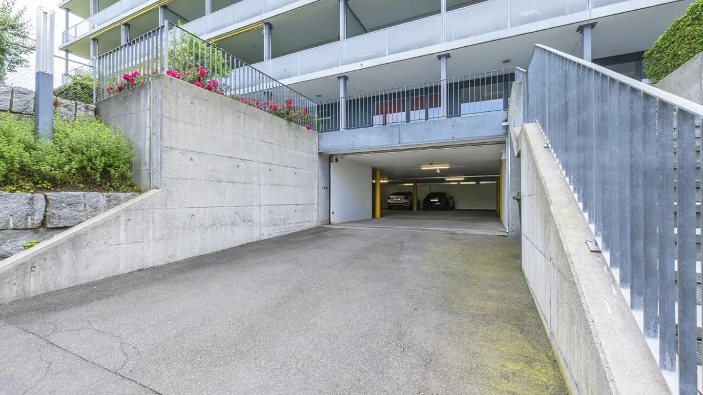 Place de parking souterraine à louer - Loretorain 6, 6300 Zug