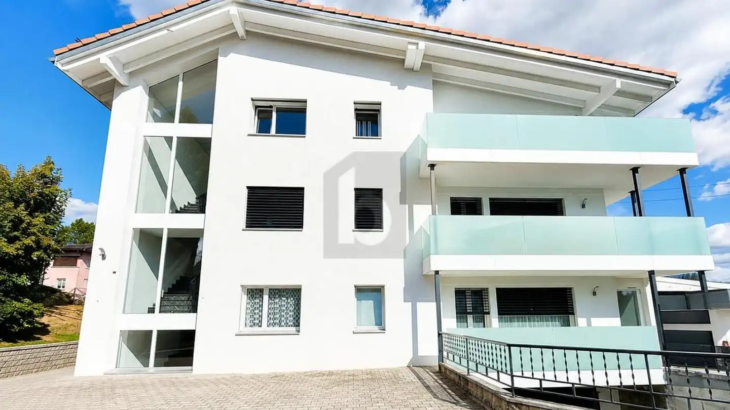 Attic flat for rent - 1723 Marly