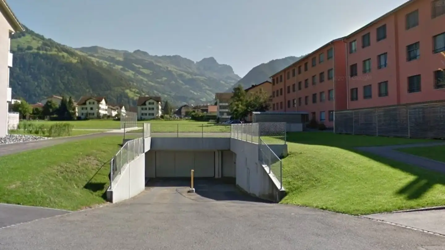 Überdachter Parkplatz mieten - Steinmattstrasse, 6460 Altdorf UR