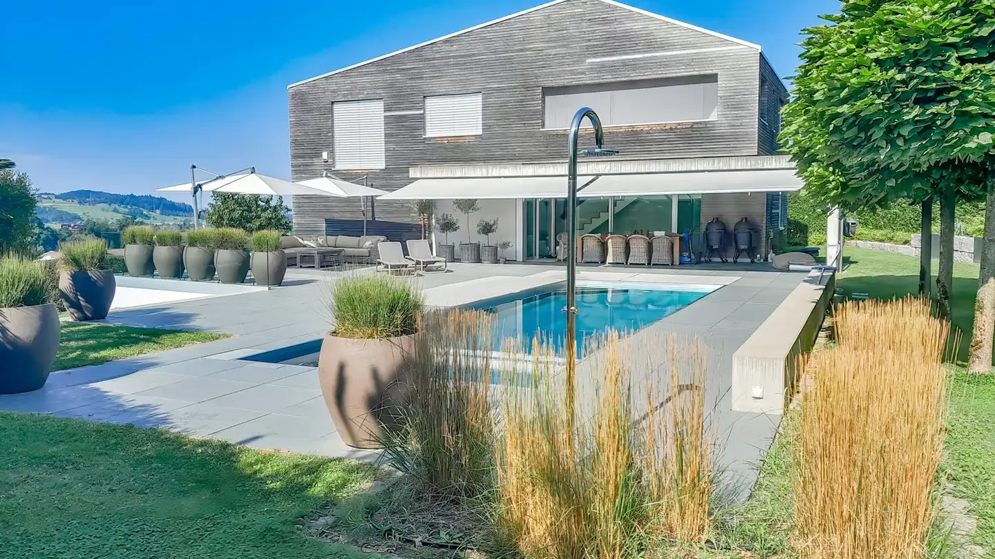 Single house for sale - 6037 Root