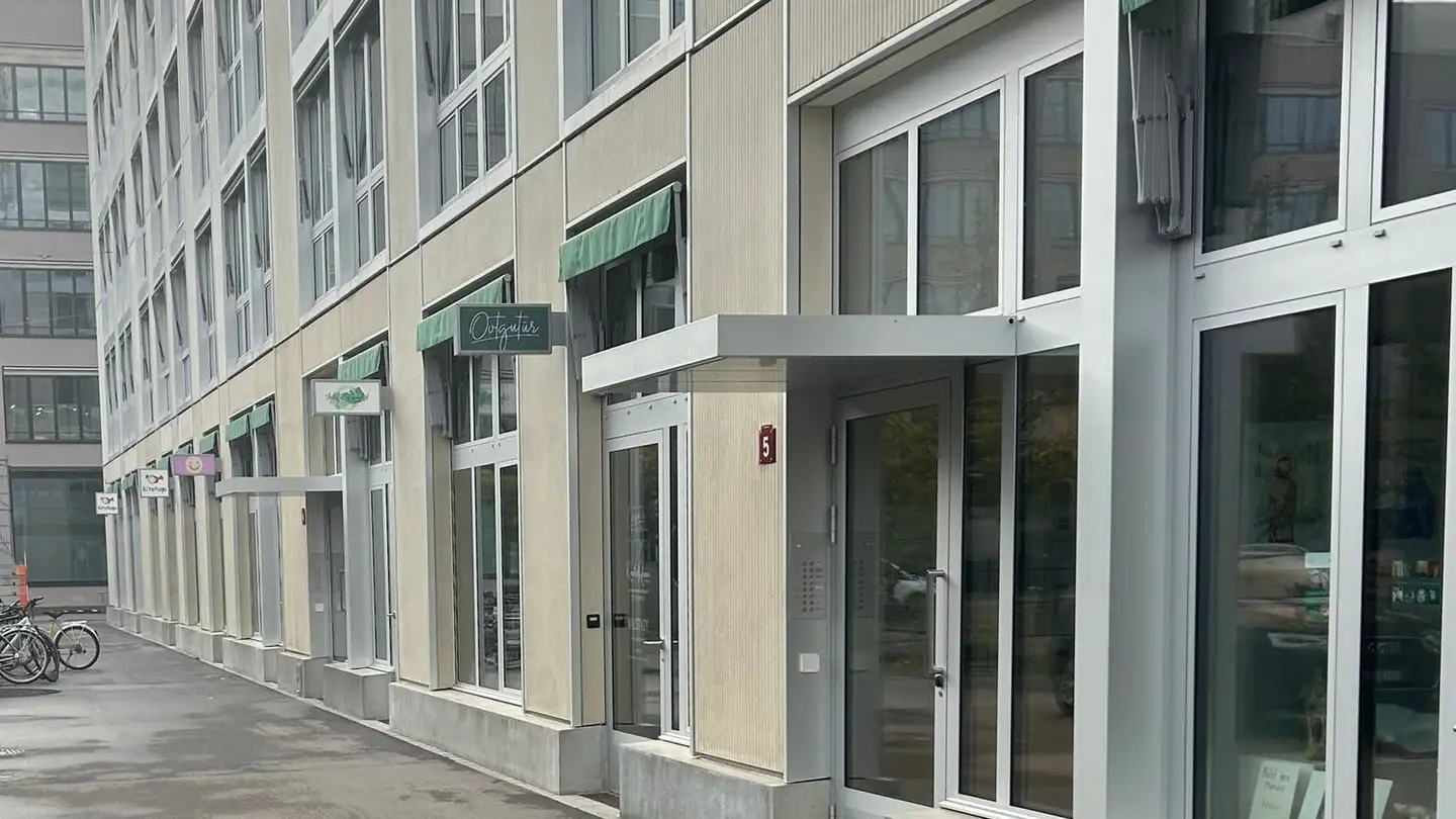 Shop for rent - Dialogplatz 5, 8400 Winterthur - Photo 2