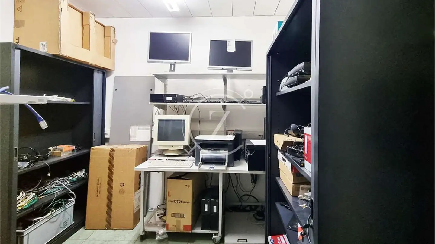 Office space for rent - Via Senago, 6912 Pazzallo - Photo 4