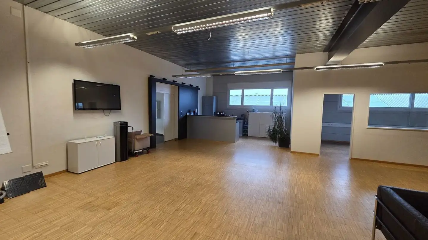 Bureau à louer - C.-F.-L.-Lohner-Strasse 22, 3645 Gwatt (Thun) - Photo 2