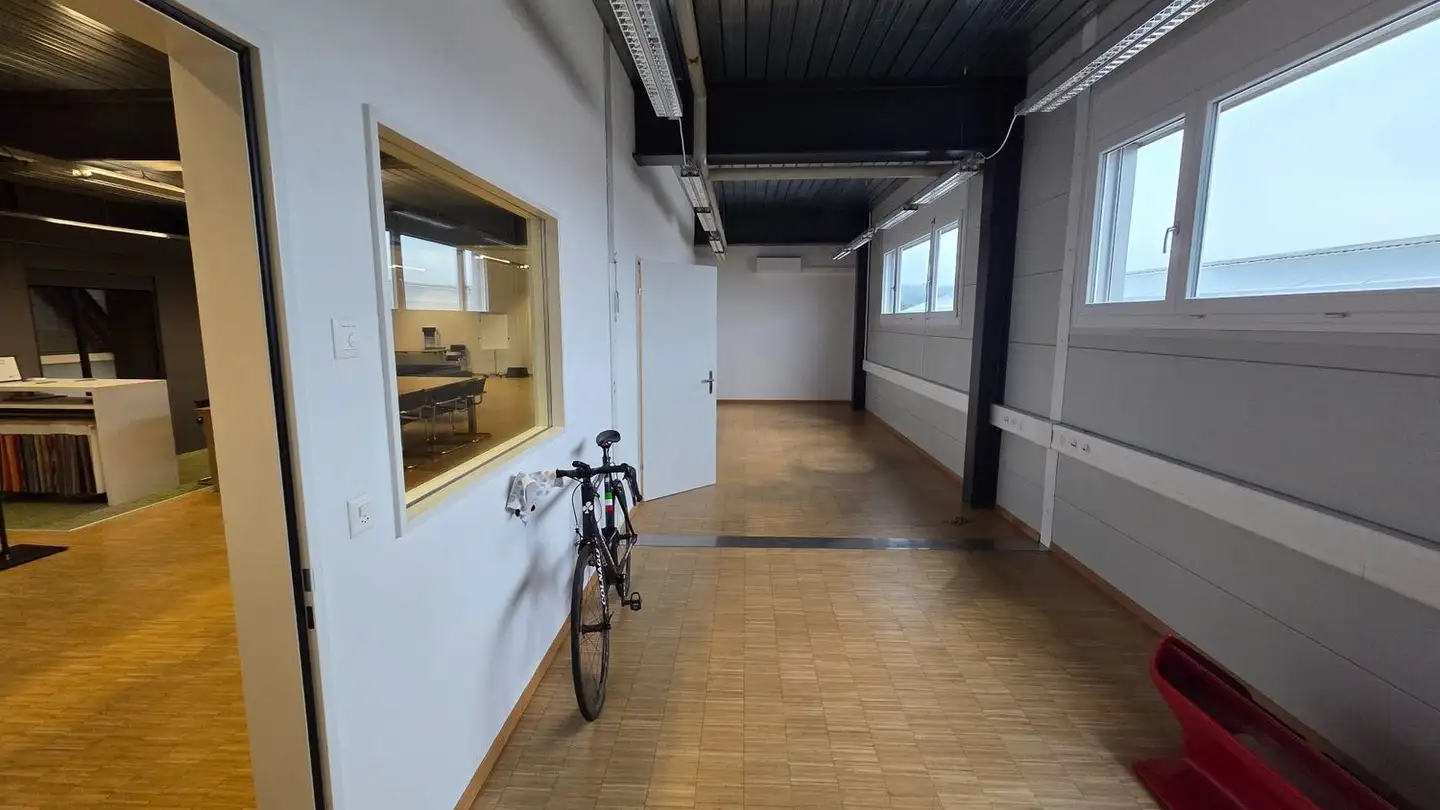 Bureau à louer - C.-F.-L.-Lohner-Strasse 22, 3645 Gwatt (Thun) - Photo 4