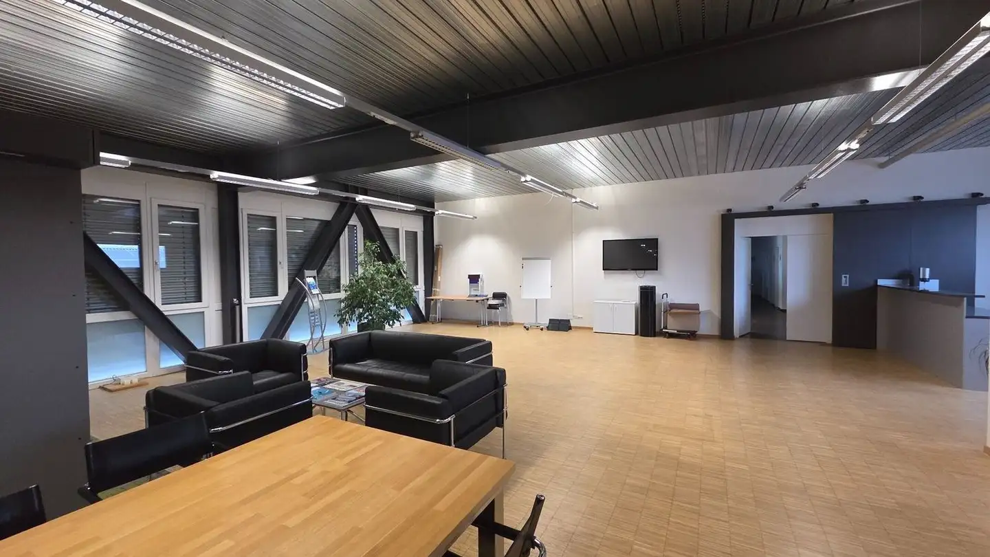 Bureau à louer - C.-F.-L.-Lohner-Strasse 22, 3645 Gwatt (Thun)