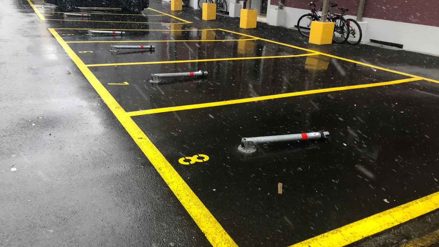 Outdoor parking space for rent - Schaffhauserstrasse 456, 8052 Zürich