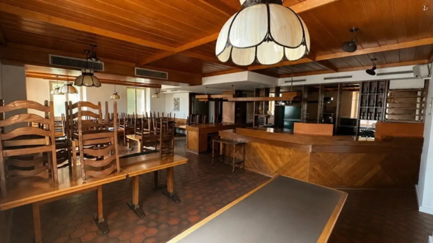 Restaurant for rent - Route de Bonfol 1, 2943 Vendlincourt - Photo 2
