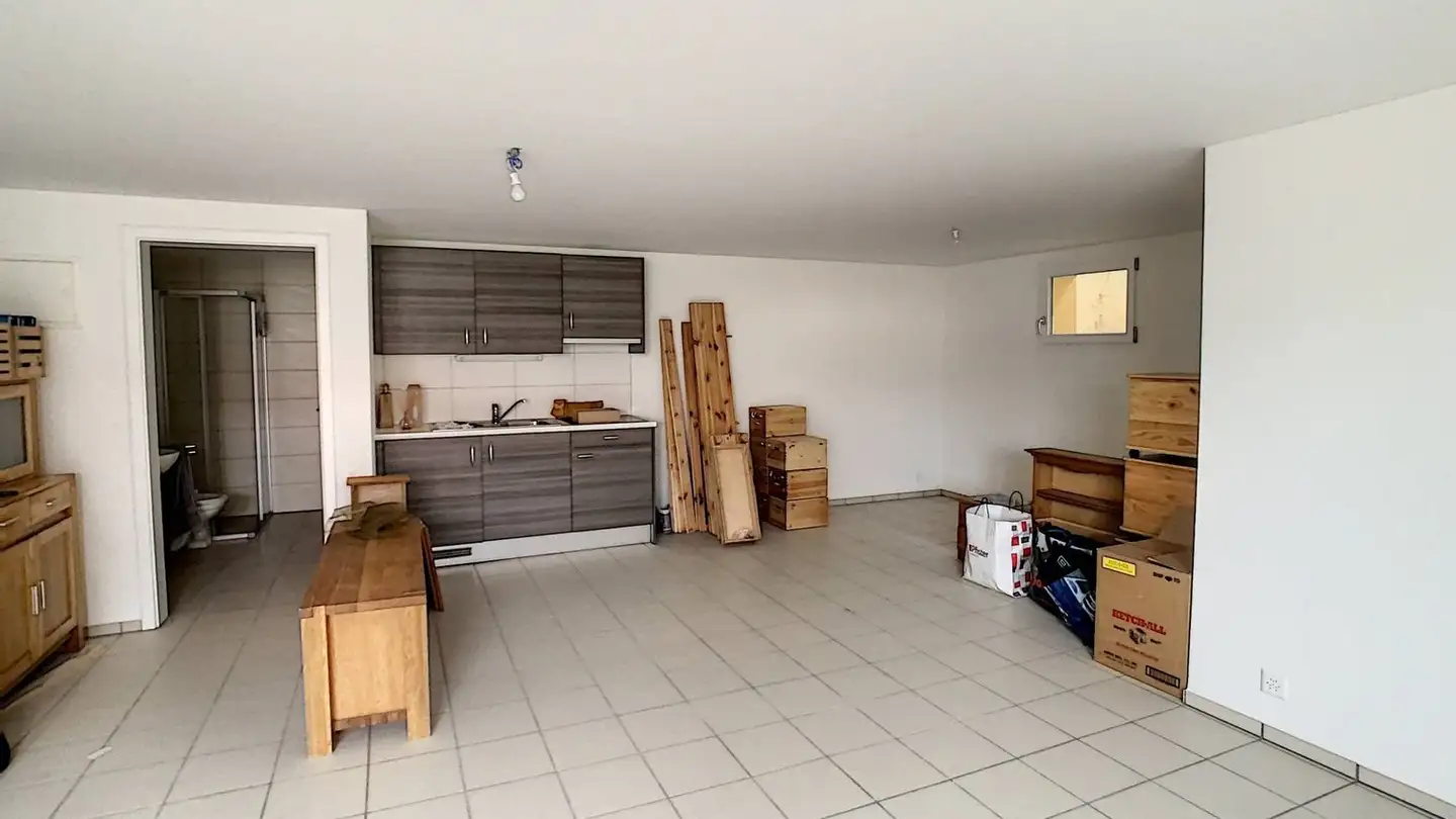 Storage space for sale - 1728 Rossens FR