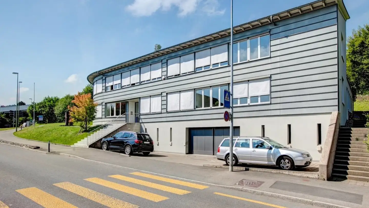 Parcheggio sotterraneo in affitto - Aeschstrasse 1, 8127 Forch