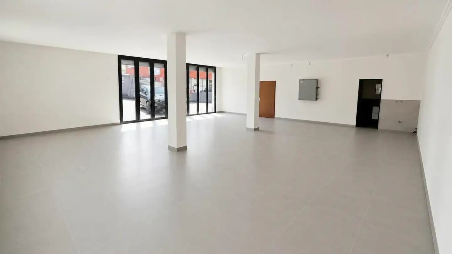 Grande magazzino in affitto - Steineggstrasse 32, 8852 Altendorf