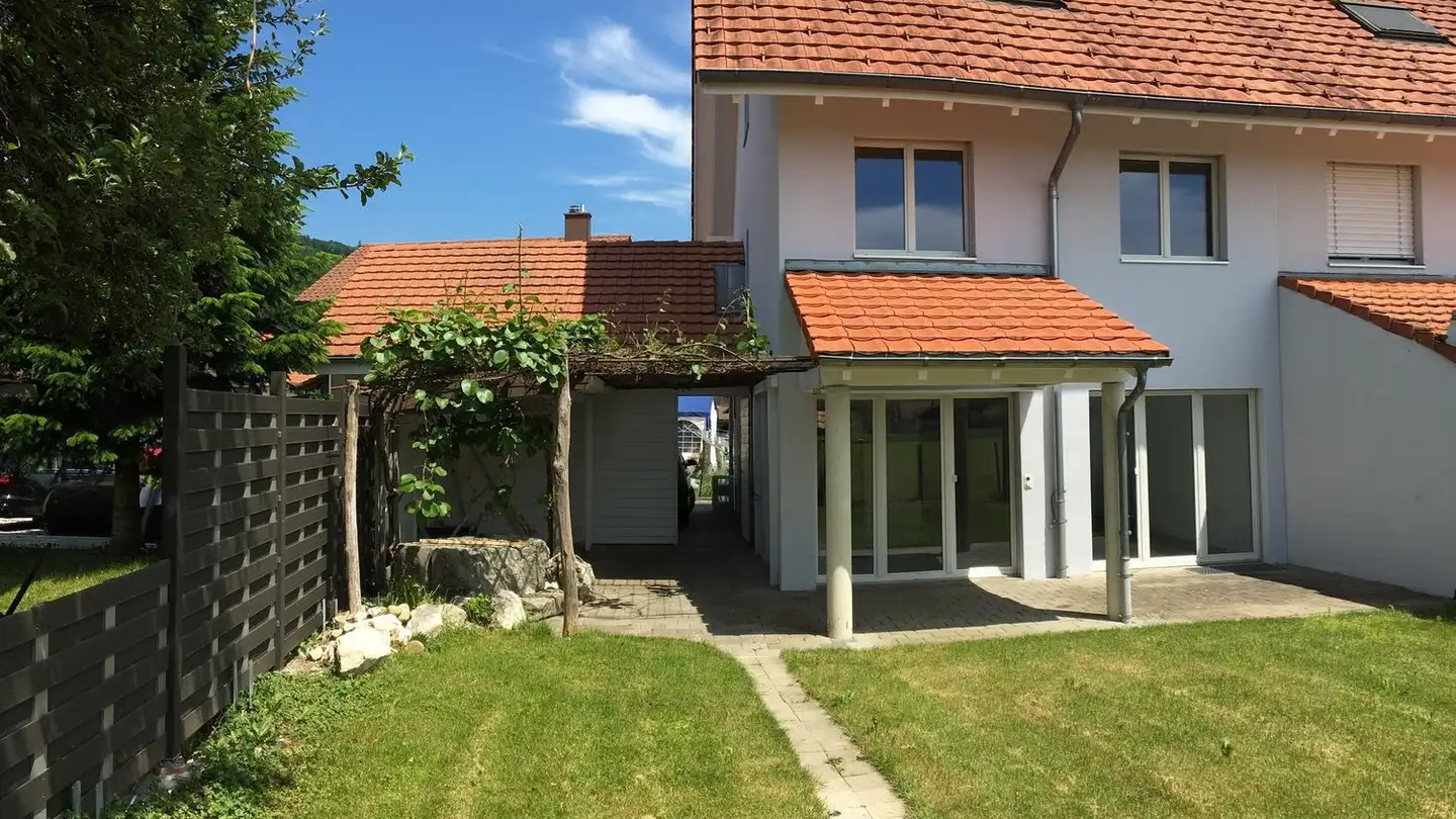 Semi-detached house for rent - Gunzgerstrasse 251, 4618 Boningen