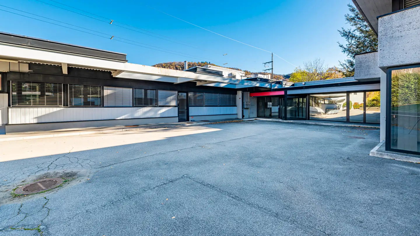 Gewerbe mieten - 6807 Taverne