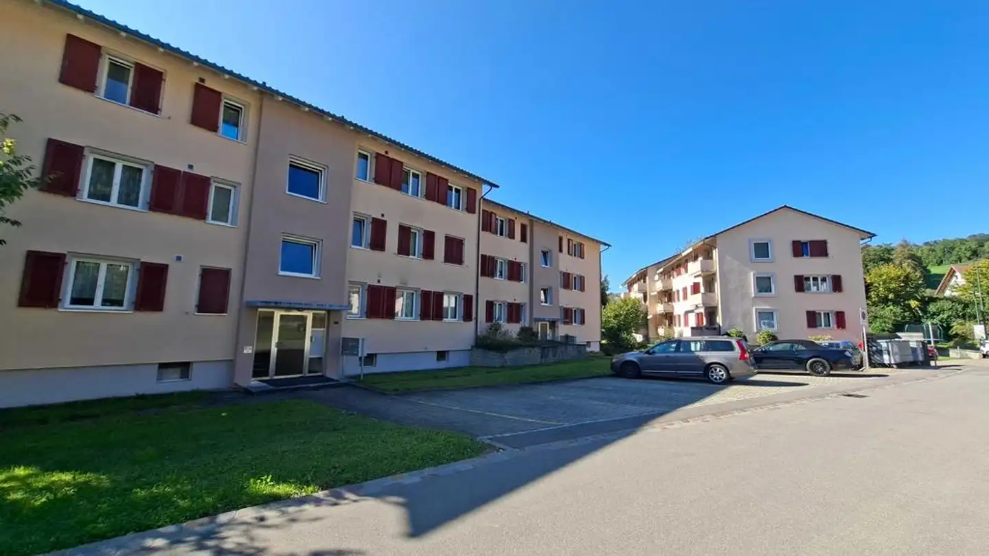 Place de parking extérieure à louer - Hauptstrasse 22a, 4492 Tecknau