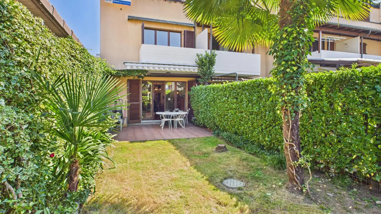 Row house for sale - 6987 Caslano