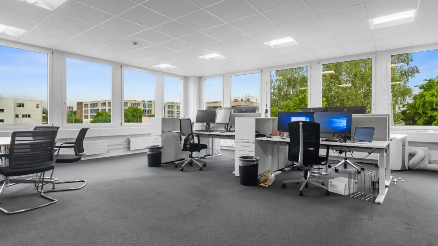 Immeuble mixte à louer - Birkenstrasse 43a, 6343 Rotkreuz