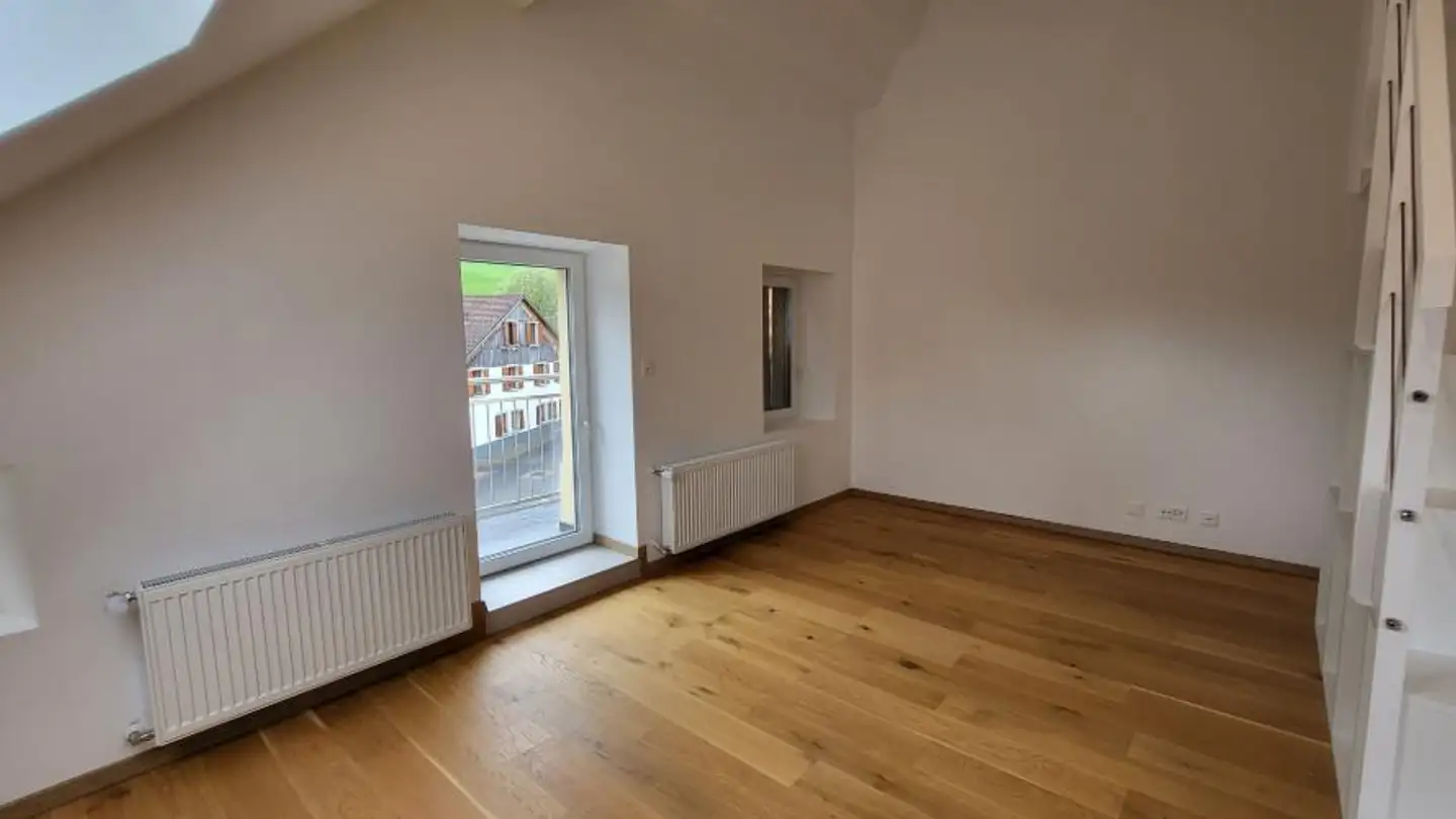 Attic flat for rent - Sur Le Crêt, 2108 Couvet - Photo 3