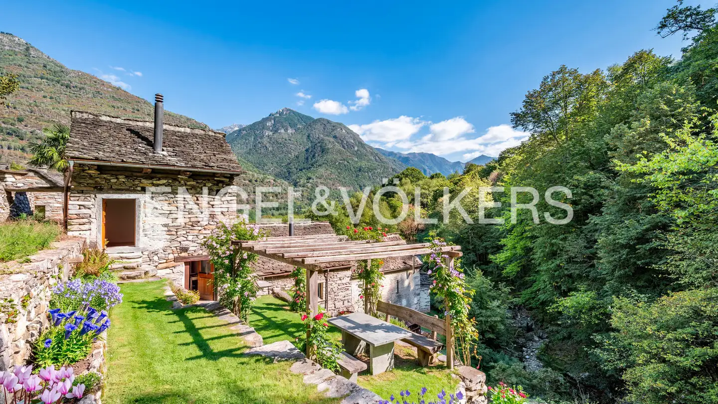 Single house for sale - 6678 Giumaglio