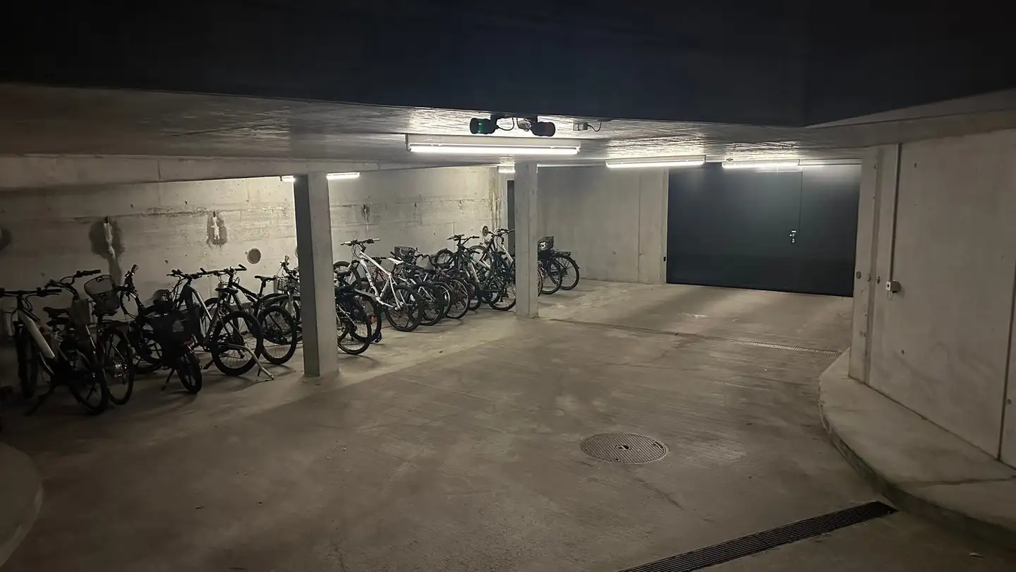 Underground parking space for rent - Turmstrasse, 8890 Flums