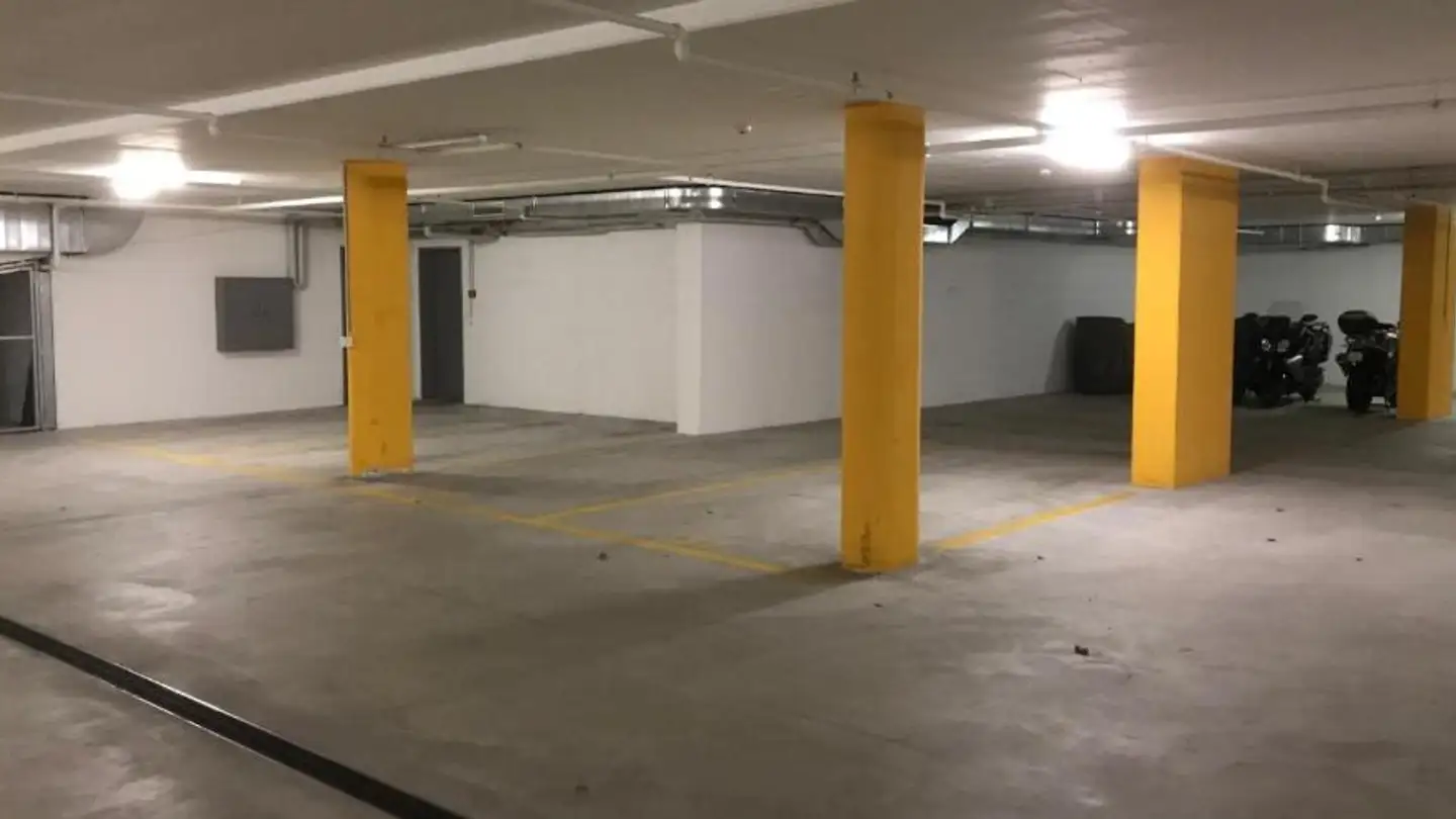 Parkplatz im Freien mieten - Huobstrasse 4, 8808 Pfäffikon SZ - Foto 2