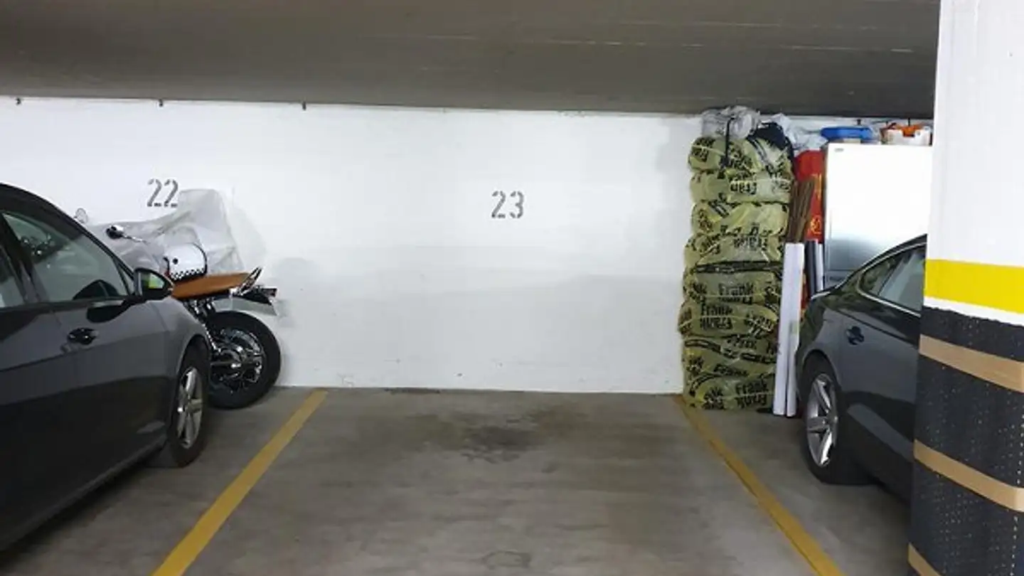 Place de parking souterraine à louer - Zürichbergstrasse 114, 8044 Zürich