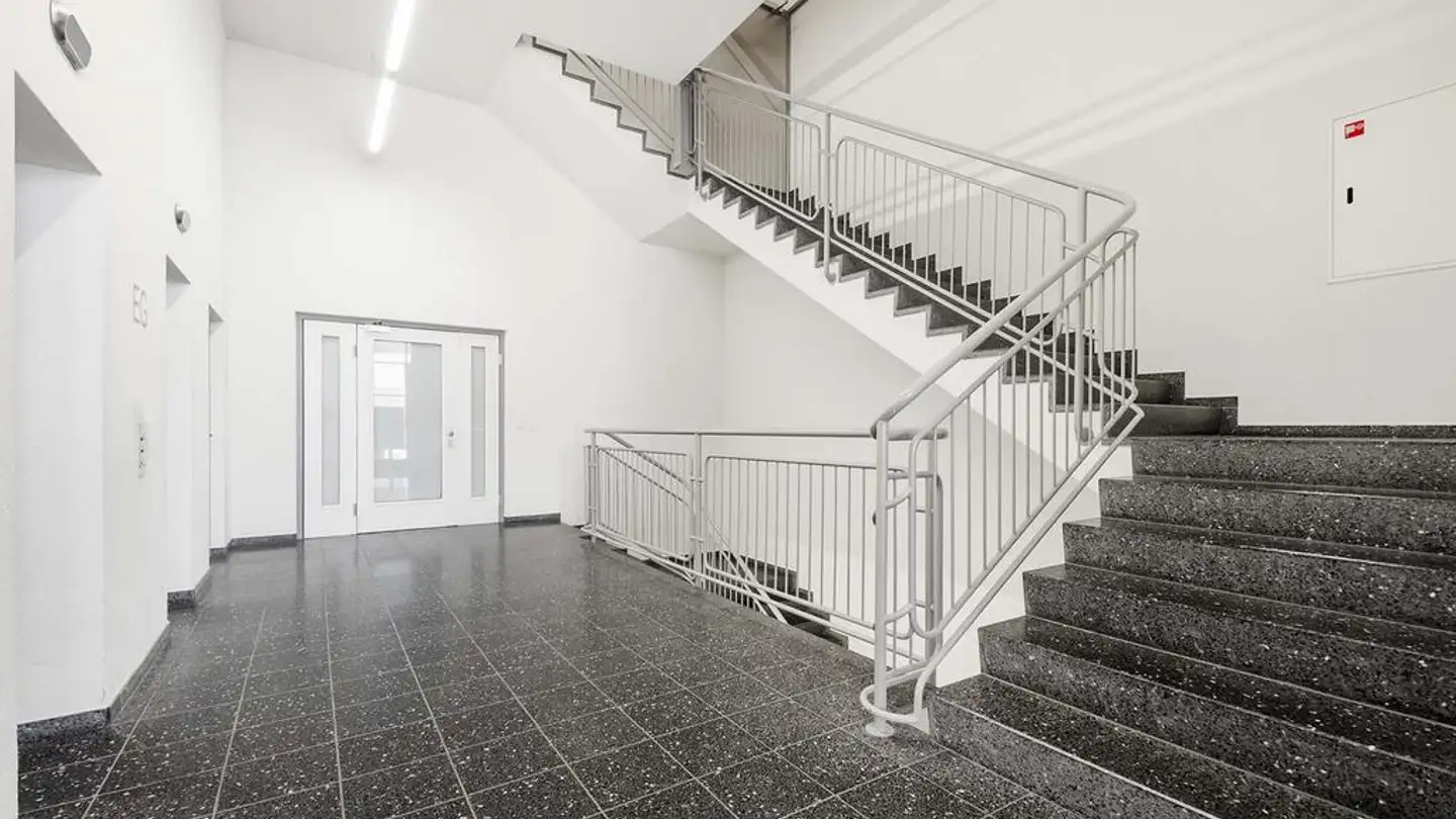 Bürofläche mieten - Chriesbaumstrasse 2, 8604 Volketswil - Foto 3