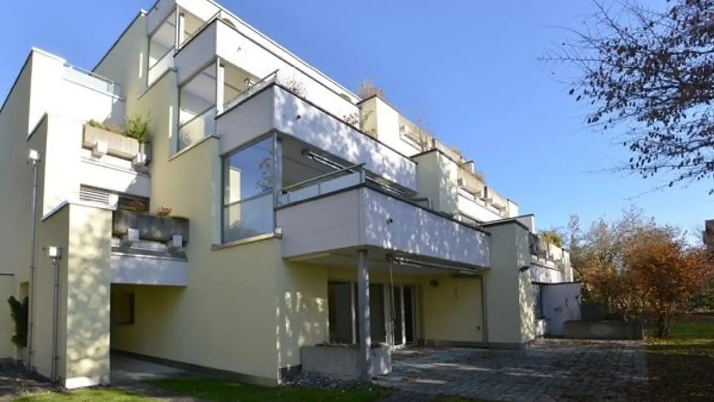 Garage individuel à louer - Breitacherstrasse 6, 8142 Uitikon Waldegg