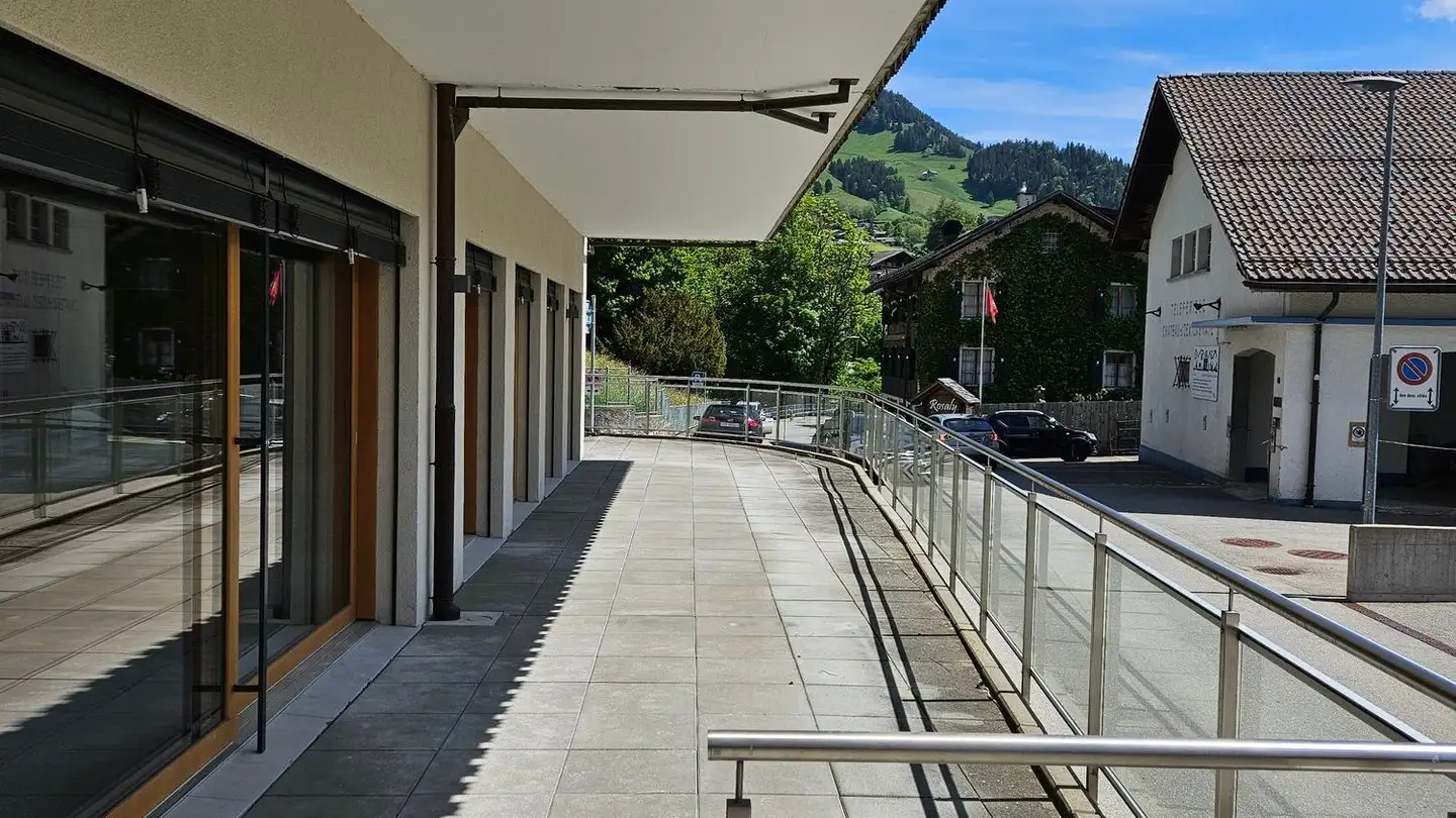 Arcade for rent - Grand Rue 86, 1660 Château-d'Oex - Photo 4