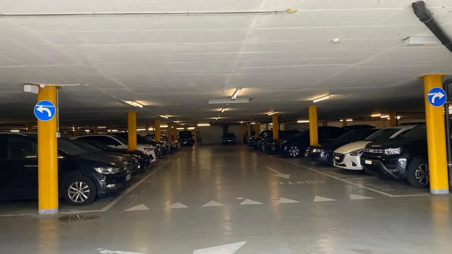 Place de parking extérieure à louer - Route De L'etraz, 1267 Vich - Photo 2