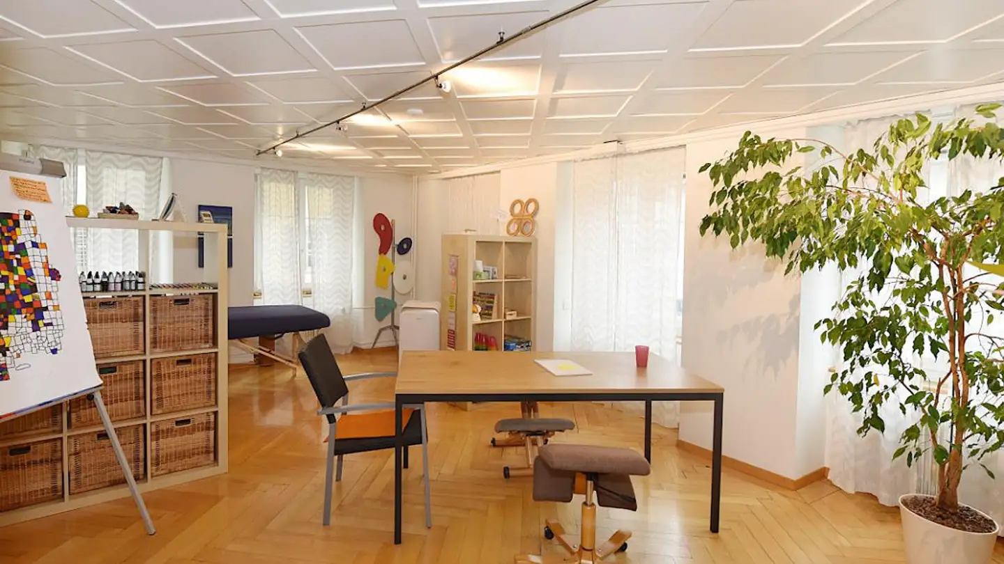 Arztpraxis mieten - Engelbergstrasse 2, 6370 Stans - Foto 2
