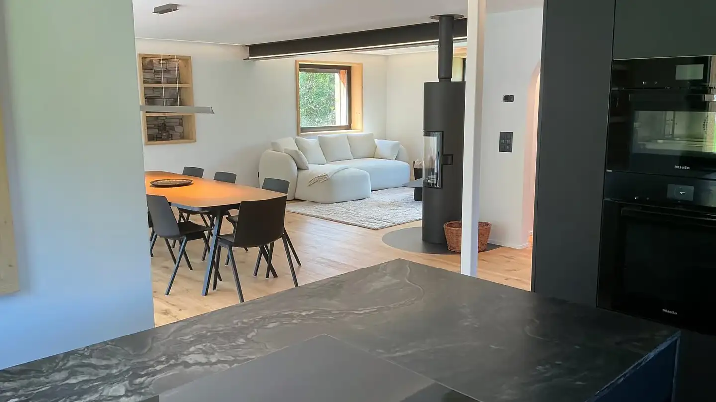 Chalet for rent - 7122 Valendas - Photo 2