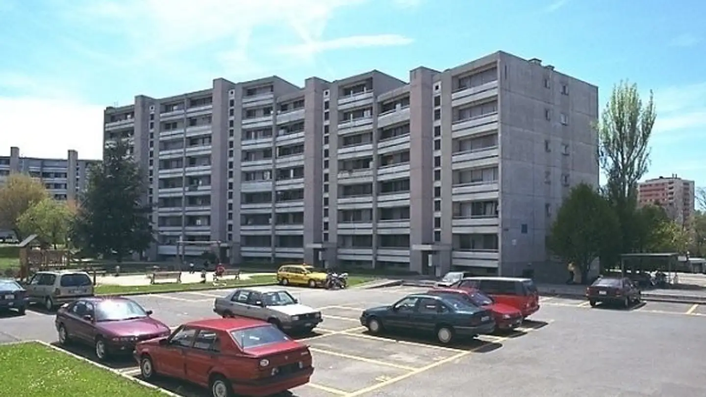Single garage for rent - Avenue De Préfaully 66, 1020 Renens VD