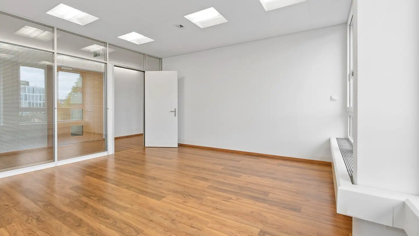Office space for rent - Lindenstrasse 2, 6340 Baar - Photo 3