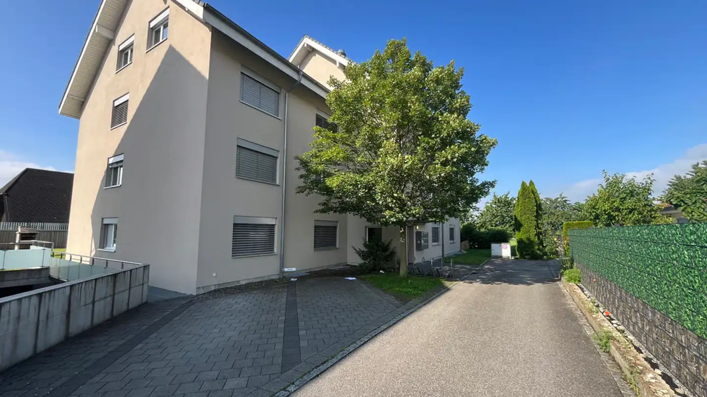 Place de parking extérieure à louer - Steingasse 46, 4538 Oberbipp