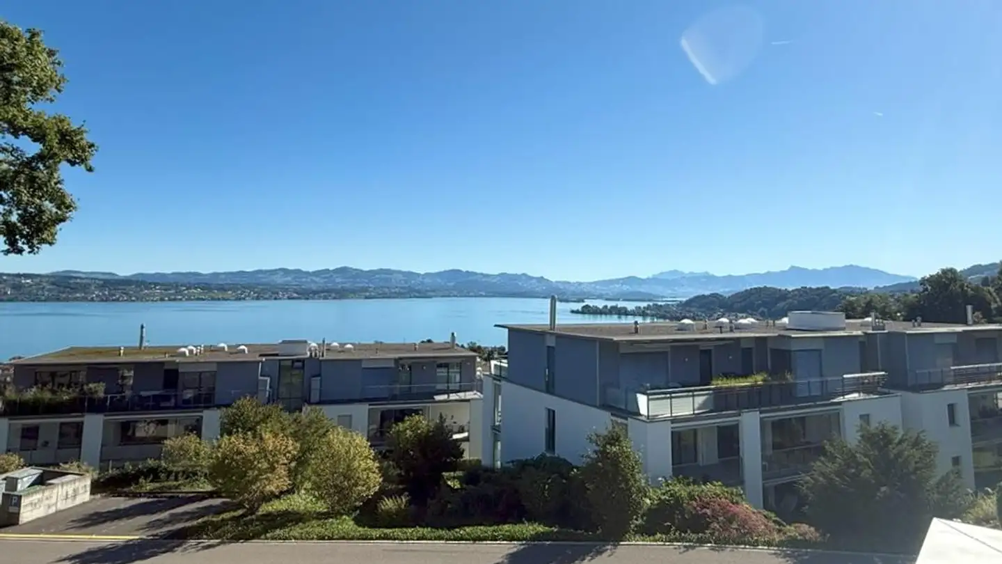 Penthouse for rent - Bachtelblick 1a, 8805 Richterswil