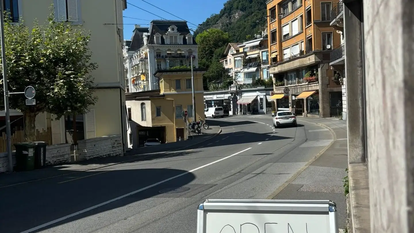 Parrucchiere in affitto - Avenue De Chillon, 1820 Veytaux - Photo 3