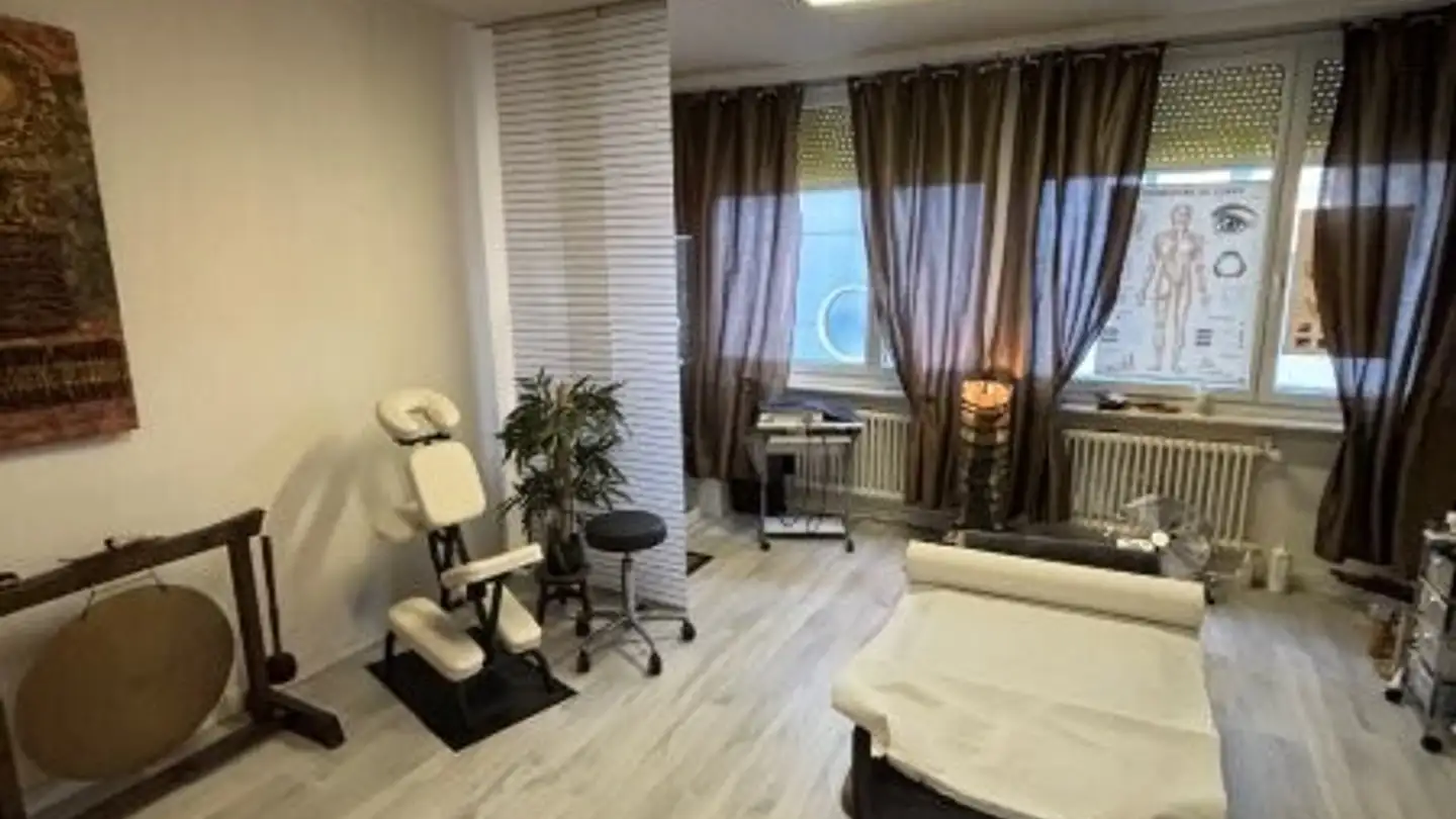 Office space for rent - Avenue De Longemalle 7, 1020 Renens VD - Photo 2